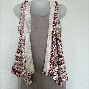 Eyeshadow Cream and red vest